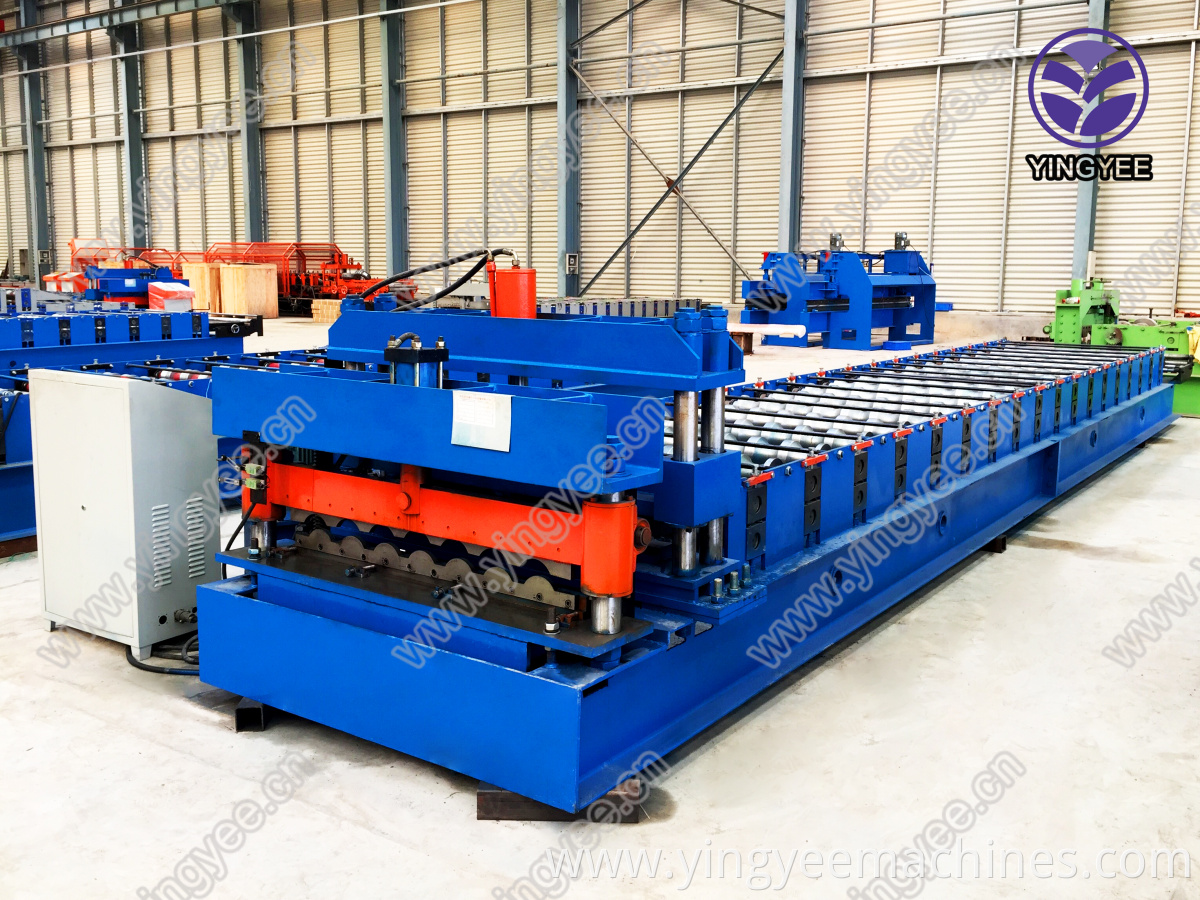 Tile roofing forming machine